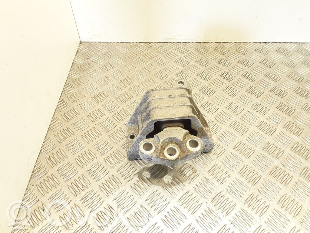Opel Vectra C Engine mount bracket 