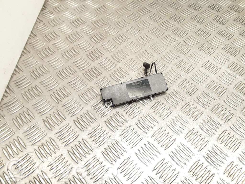 Jaguar X-Type Antenos stiprintuvas 