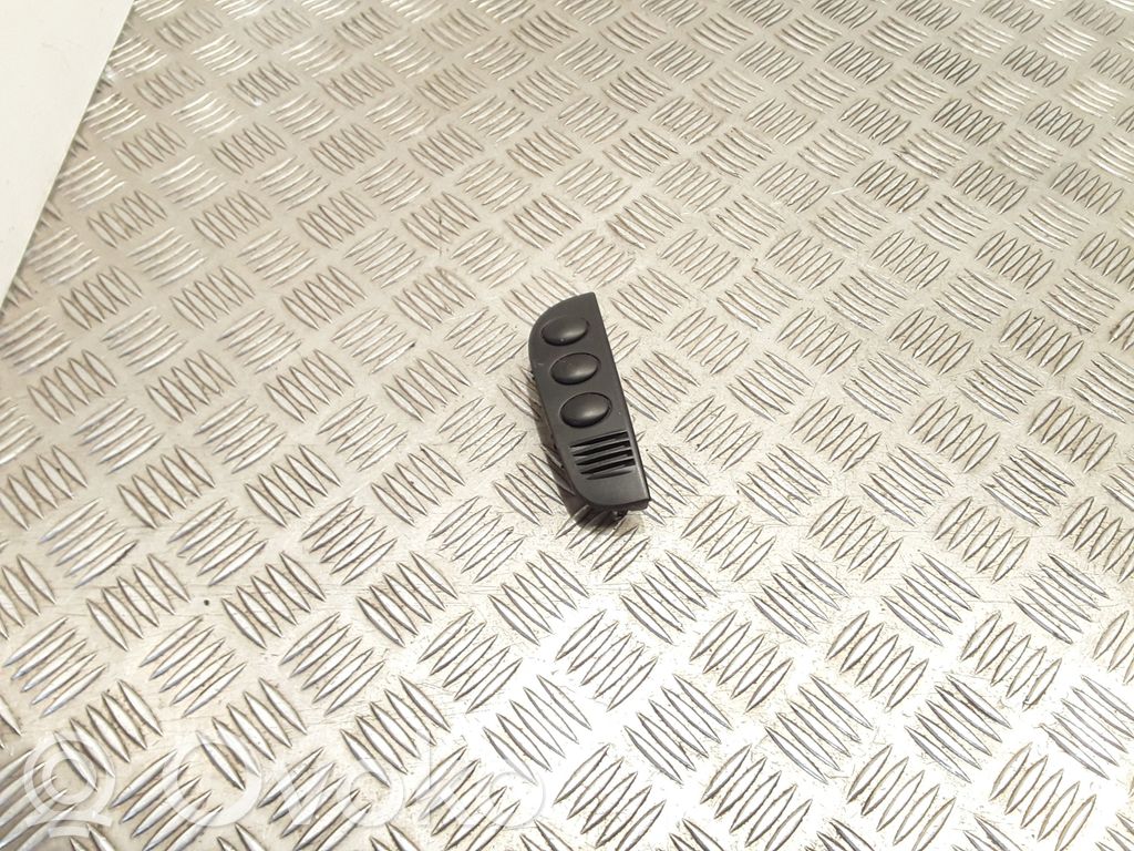 Citroen C3 Kita panelės detalė 