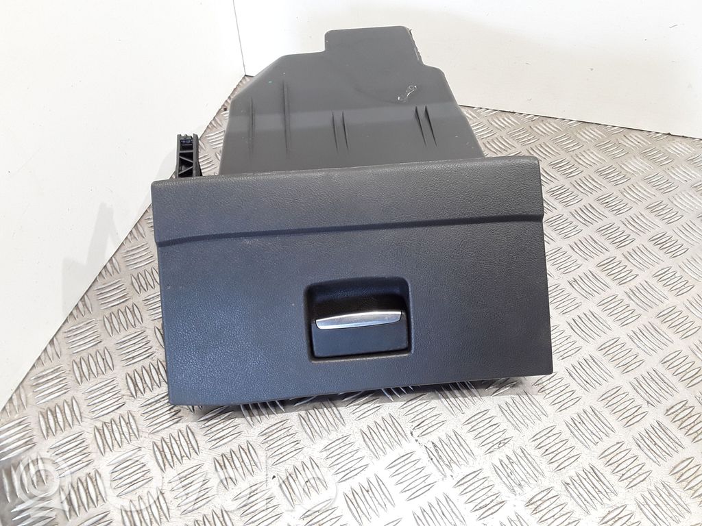 Ford Mondeo MK IV Daiktadėžės (bordačioko) komplektas 