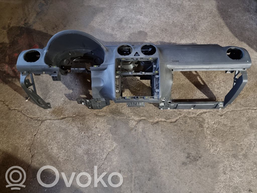 Volkswagen Caddy Panelė 