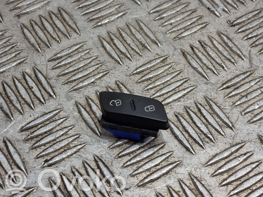 Volkswagen PASSAT B7 Central locking switch button 