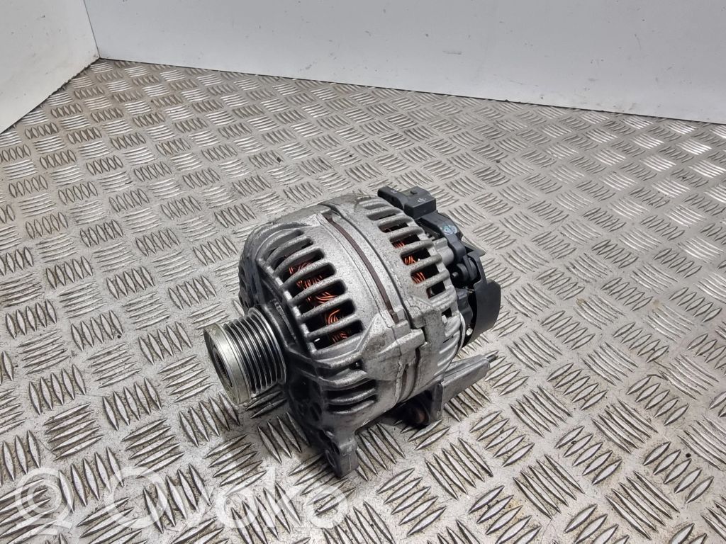 Volkswagen PASSAT B7 Ģenerators 