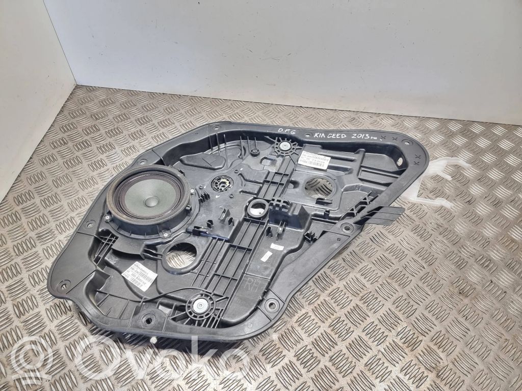 KIA Ceed Rear window lifting mechanism without motor 