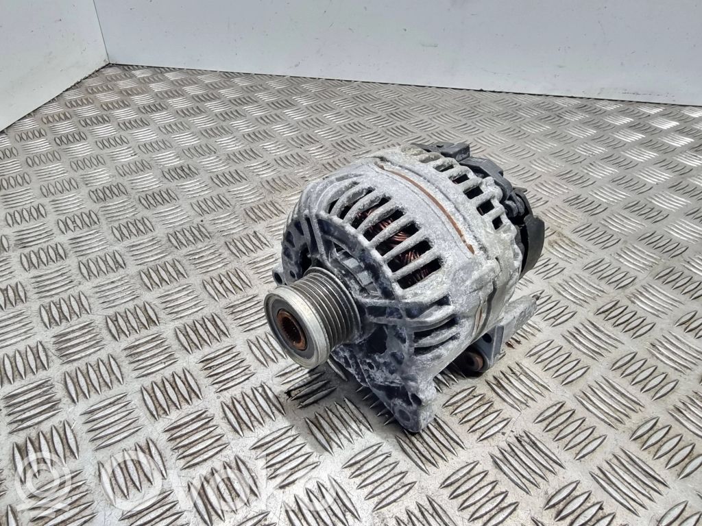 Alternador   03C903025,F00M144197