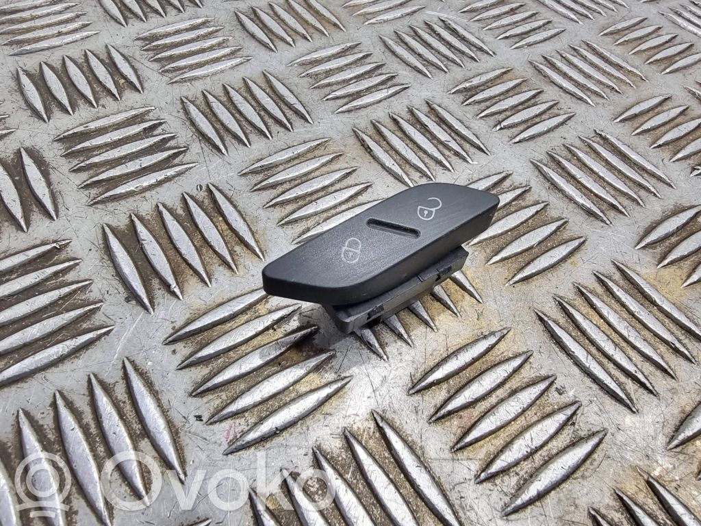 Volkswagen Golf VI Central locking switch button 