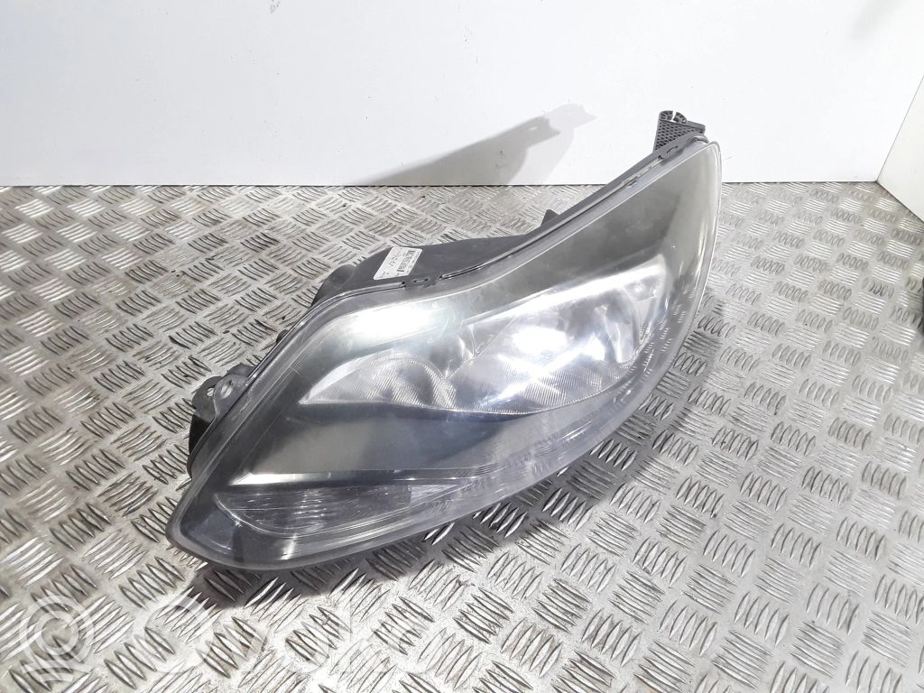 Ford Focus Headlight/headlamp 