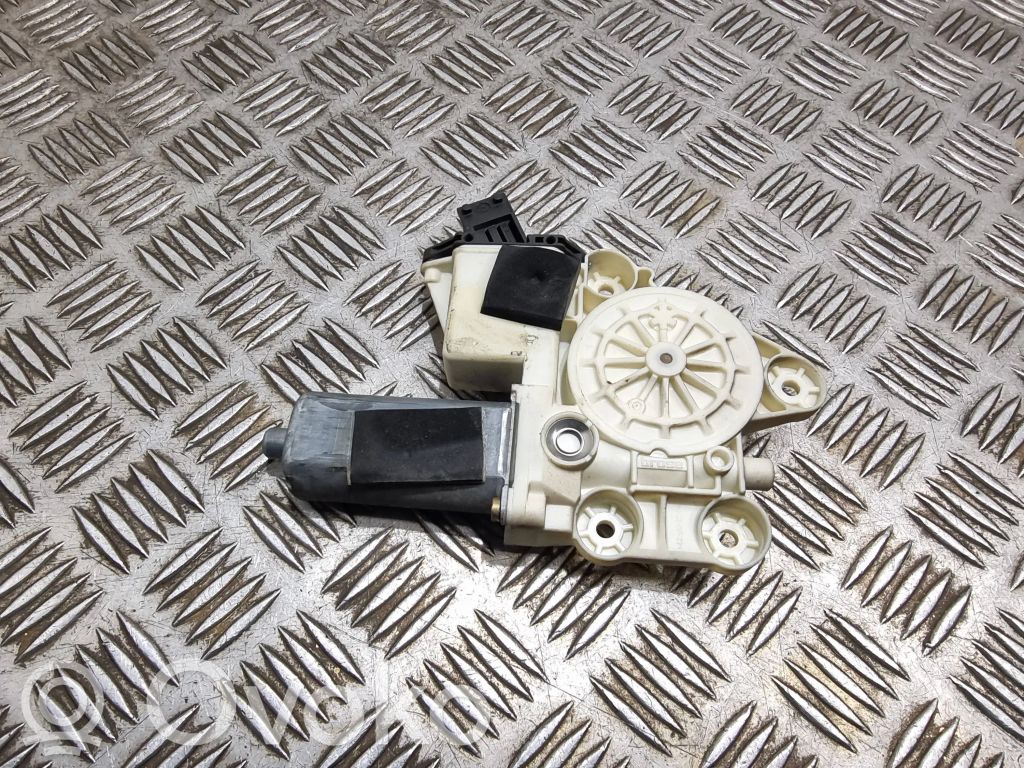 Opel Vectra C Silnik regulatora szyby drzwi przednich 