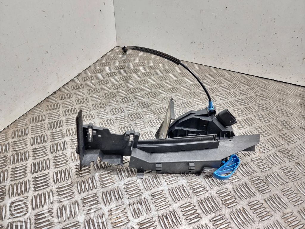 Ford C-MAX II Front door lock 