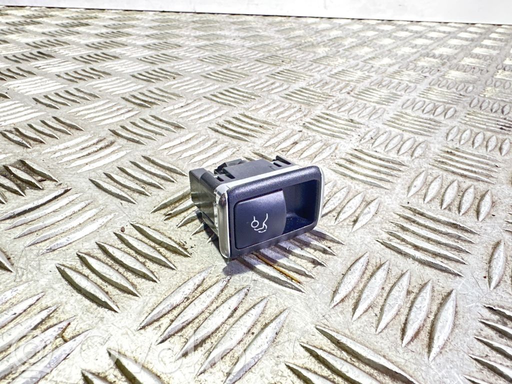 Mercedes-Benz E W212 Tailgate opening switch 