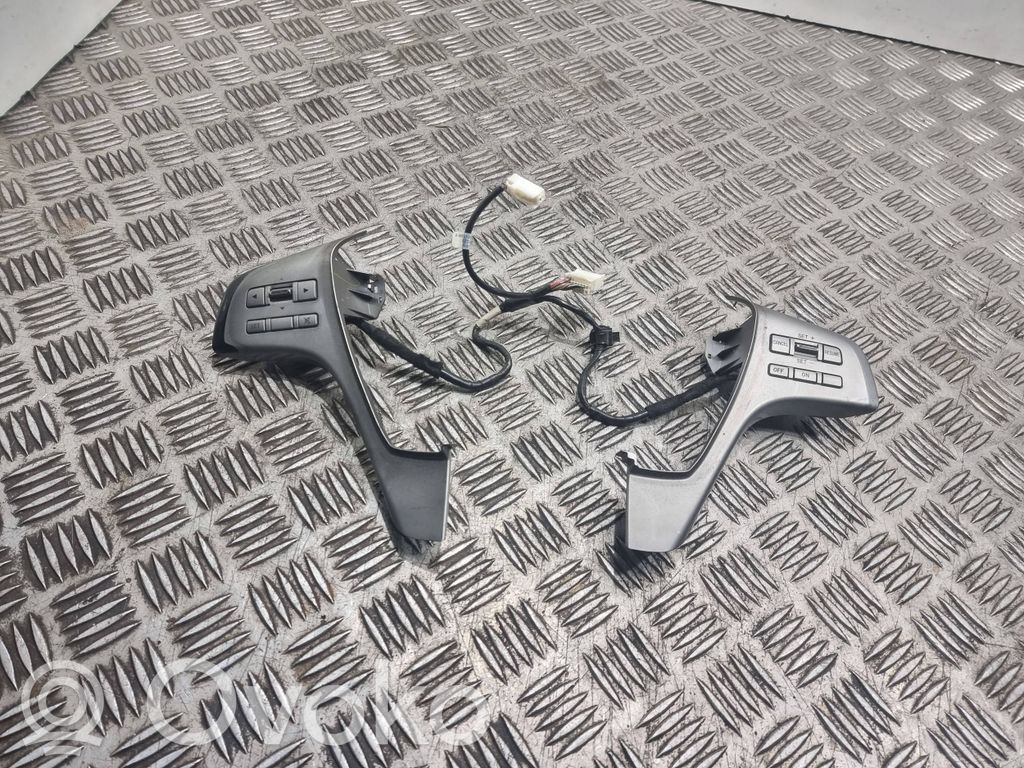 Boutons / interrupteurs volant   GS1D664M0C,03746120,03744350,03744420