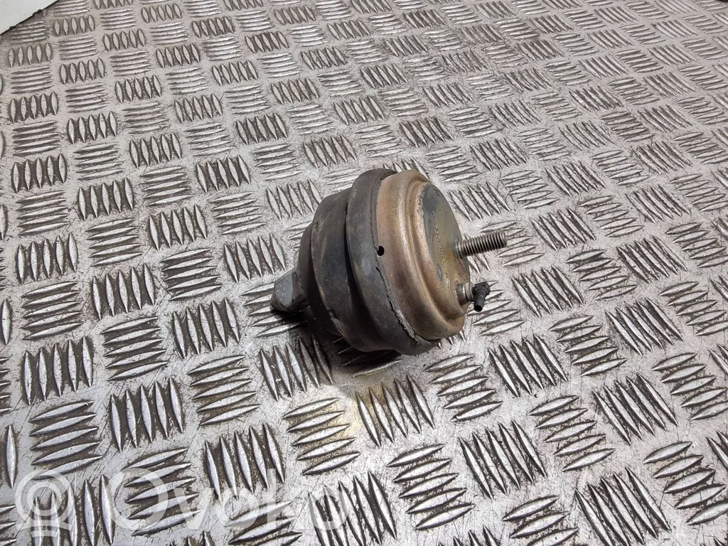 BMW 5 E39 Engine mount bracket 