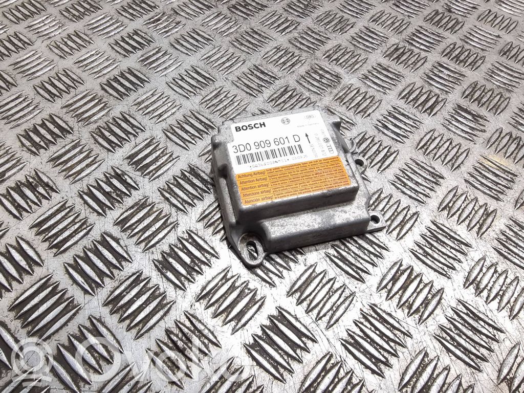 Volkswagen Touareg I Airbag control unit/module 