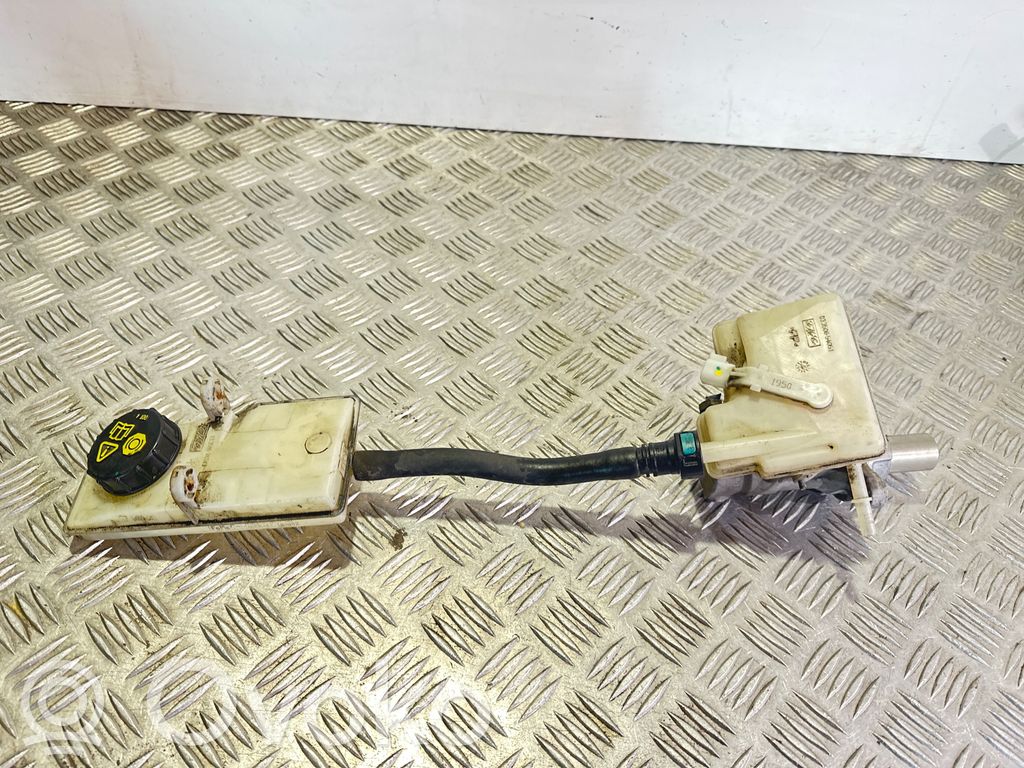 Ford Grand C-MAX Master brake cylinder 