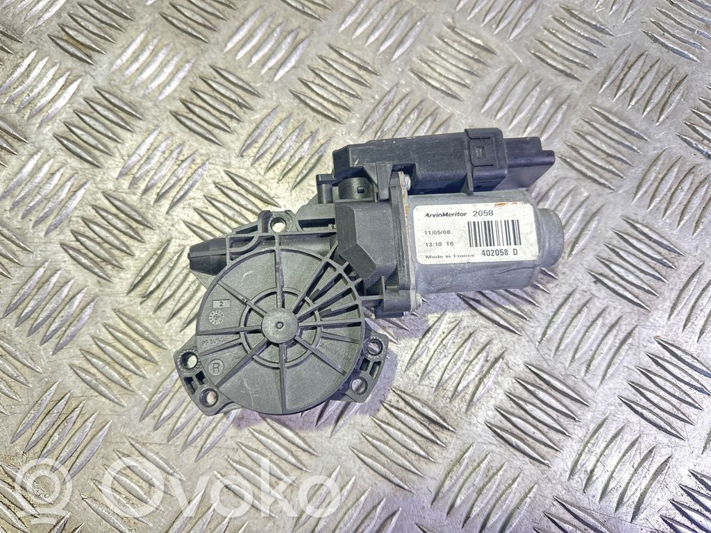 KIA Ceed Aizmugurē loga pacēlāja motoriņš 