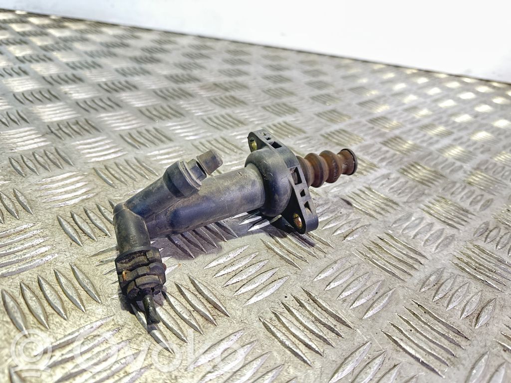 Volkswagen Golf V Główny cylinder sprzęgła 