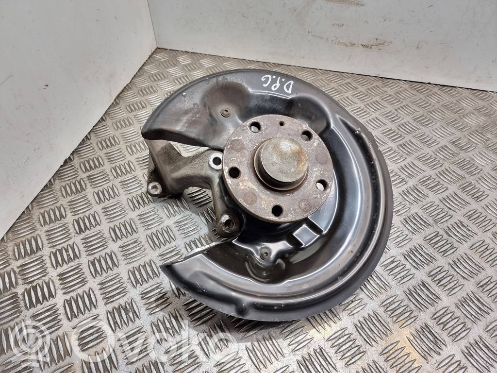 Volkswagen PASSAT B7 Cubo de rueda trasera 