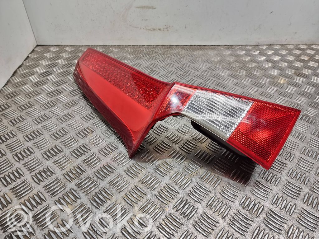 Volvo V70 Lampy tylnej klapy bagażnika 