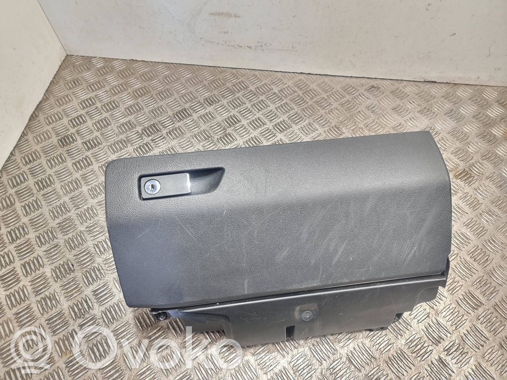 Mercedes-Benz E C207 W207 Guantera 
