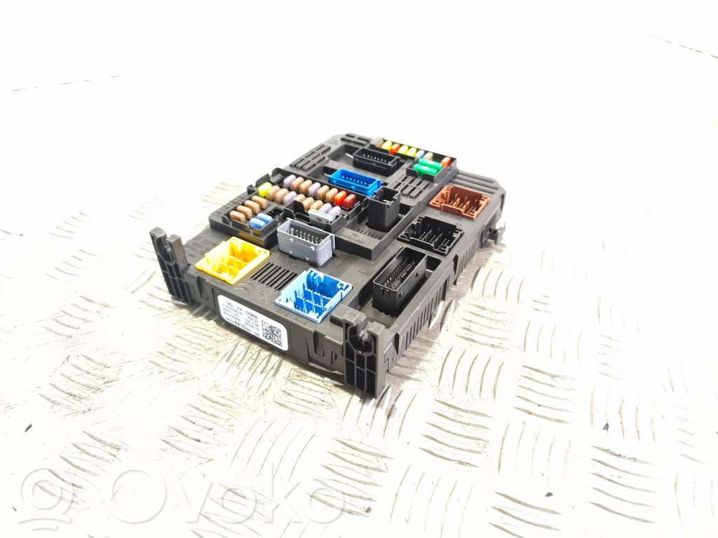 Peugeot 208 II Fuse module 