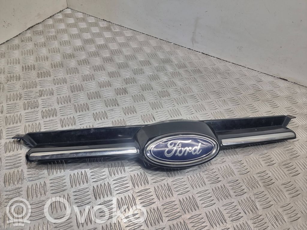 Ford Focus Etupuskurin ylempi jäähdytinsäleikkö 