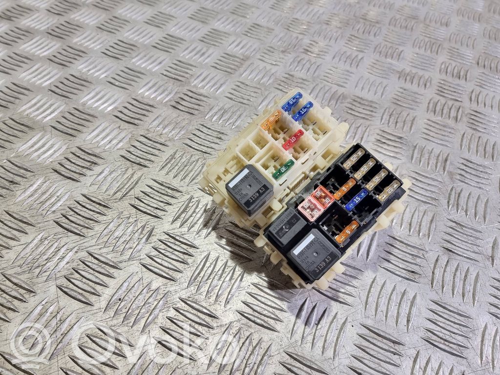Ford Galaxy Fuse module 
