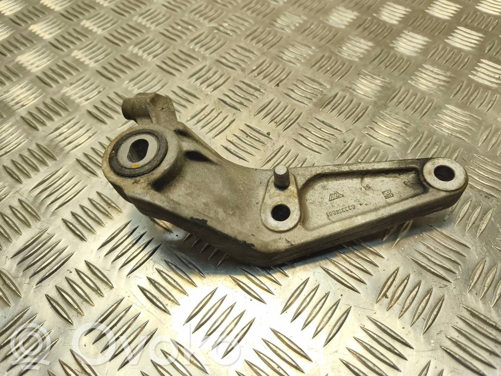 Opel Corsa E Gearbox mounting bracket 