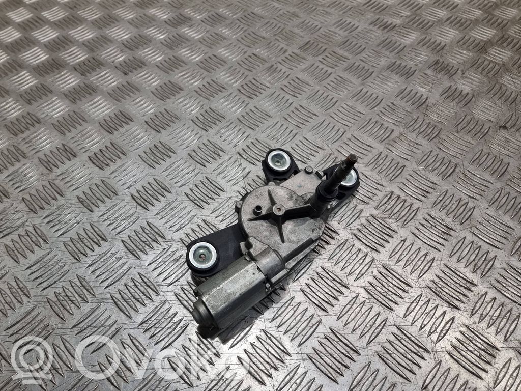 Ford Fiesta Silniczek wycieraczki szyby tylnej 