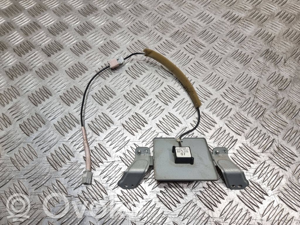 Toyota Corolla Verso E121 GPS-pystyantenni 