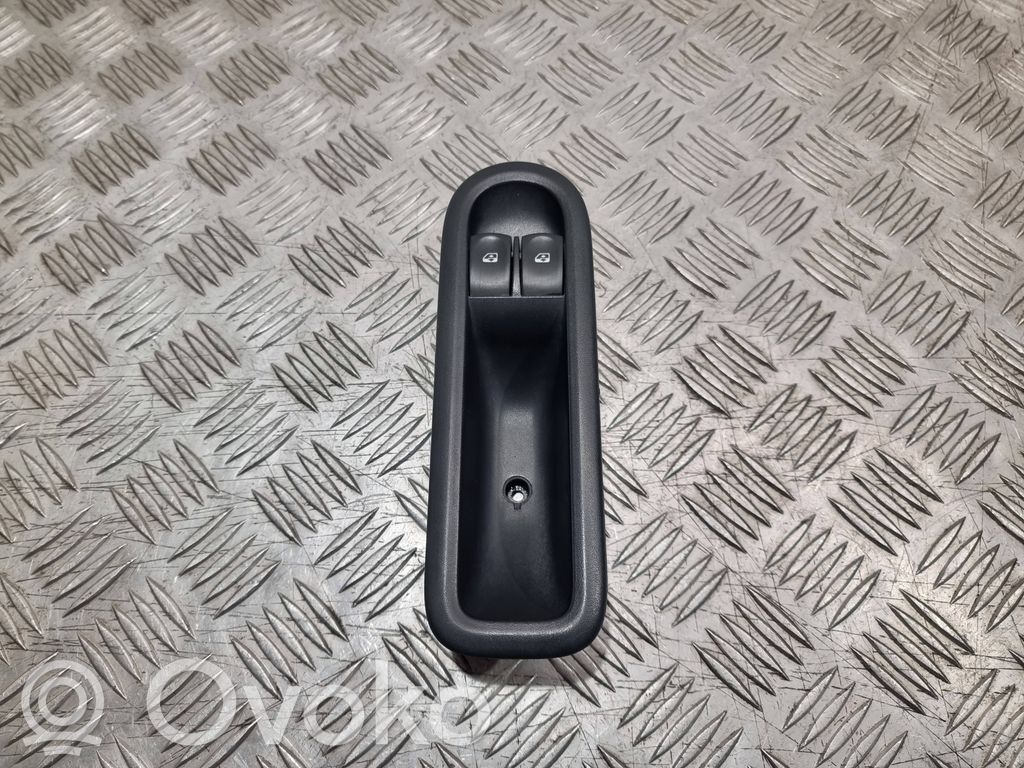 Renault Twingo II Electric window control switch 