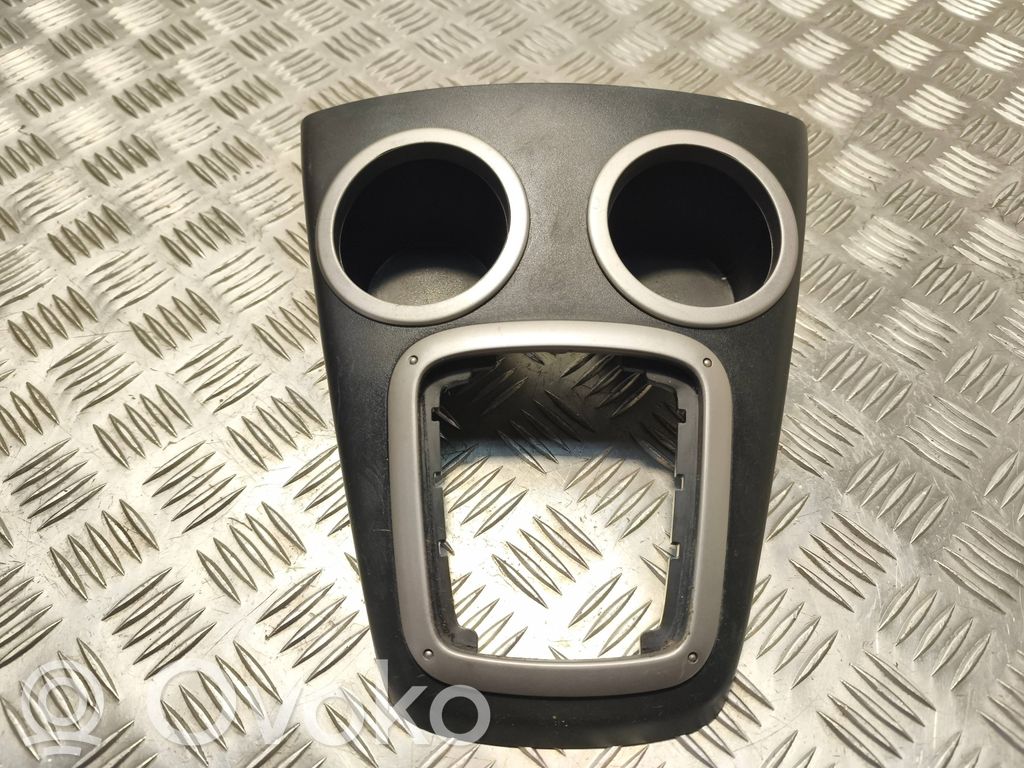 Mazda 2 Cup holder front 