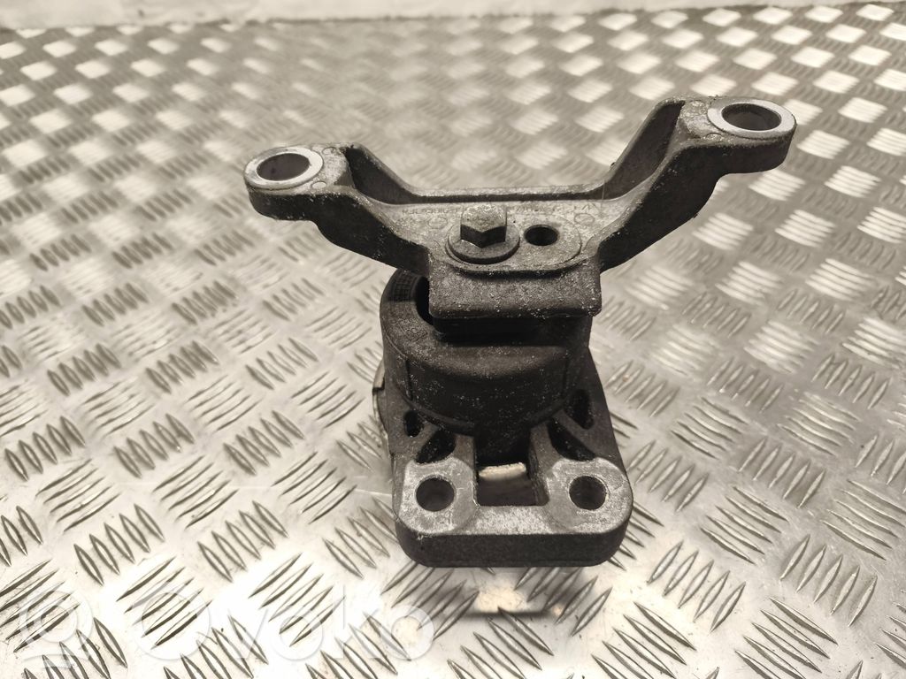 Engine mount bracket   HL8022M05
