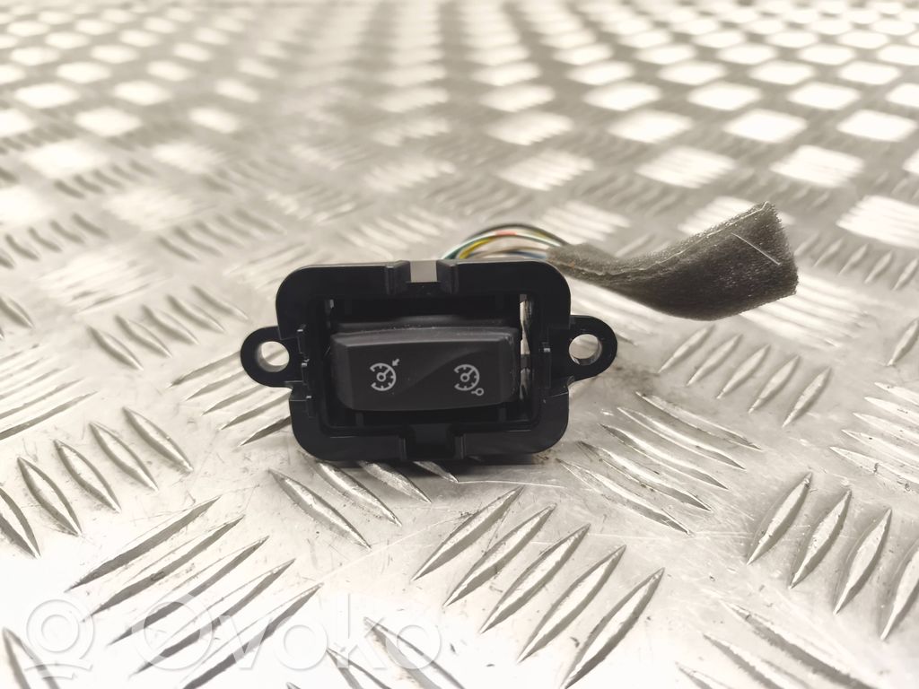 Renault Megane III Cruise control switch 