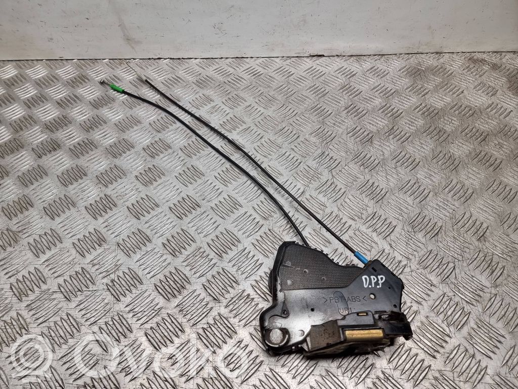 Toyota Avensis T250 Etuoven lukko 