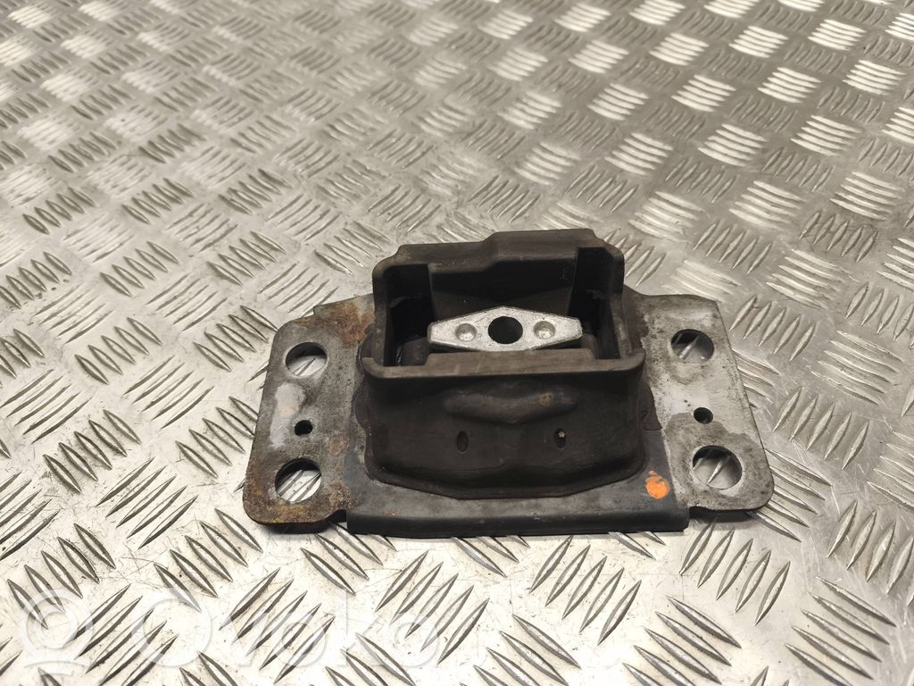 Ford Mondeo MK IV Engine mount bracket 