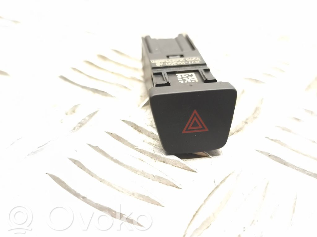 Ford Focus Botón interruptor de luz de peligro 