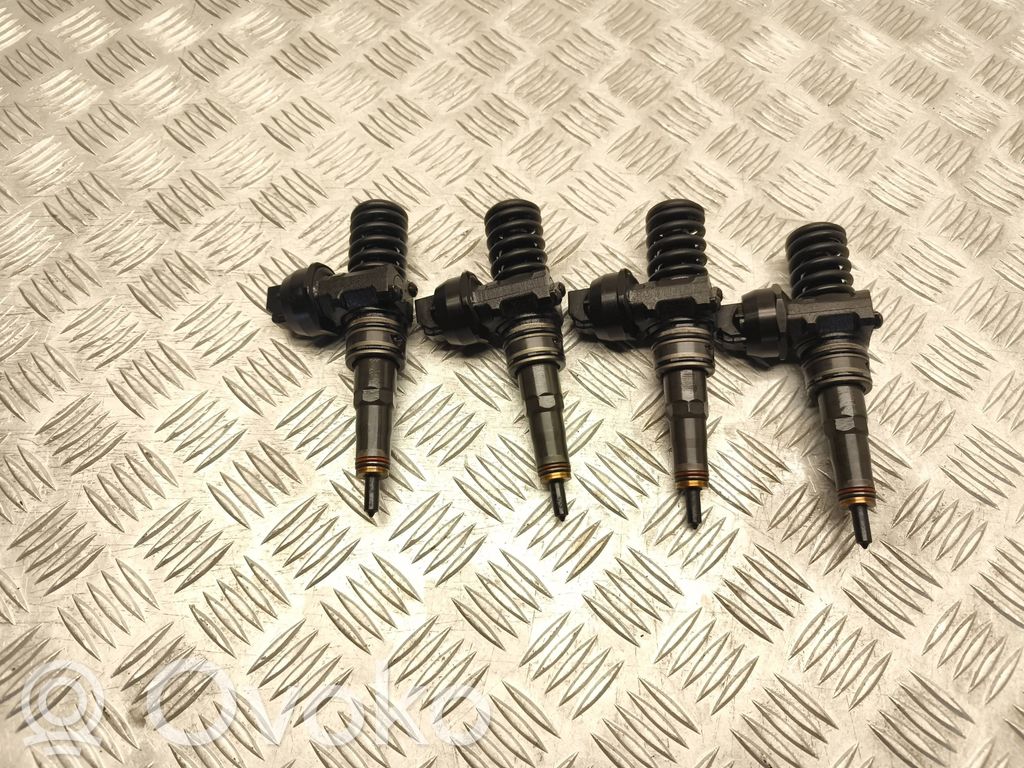 Audi A3 S3 8P Wtryskiwacze / Komplet 