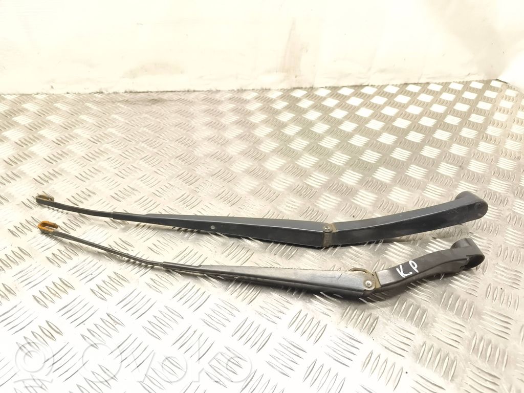 Subaru Legacy Ramię wycieraczki szyby przedniej / czołowej 