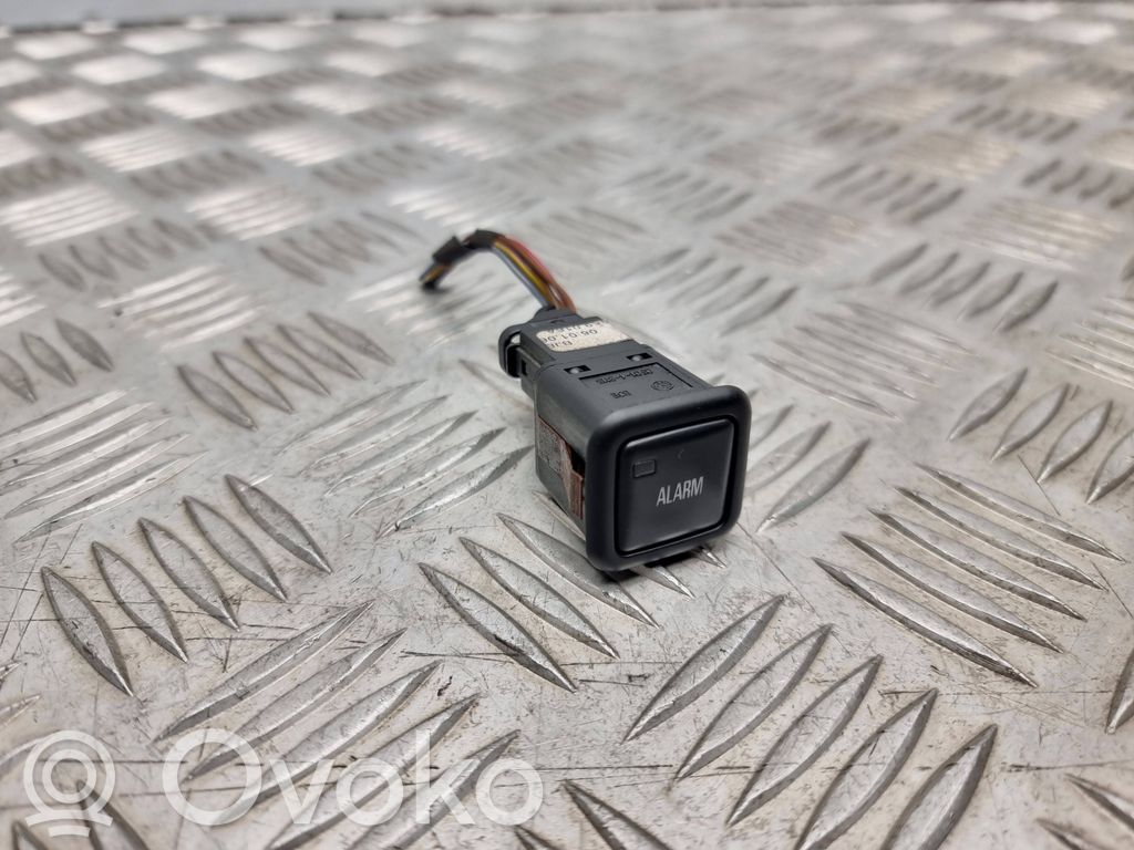 Volkswagen PASSAT B6 Interruptor de la alarma 