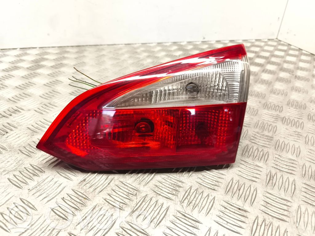Ford Focus Tailgate rear/tail lights 
