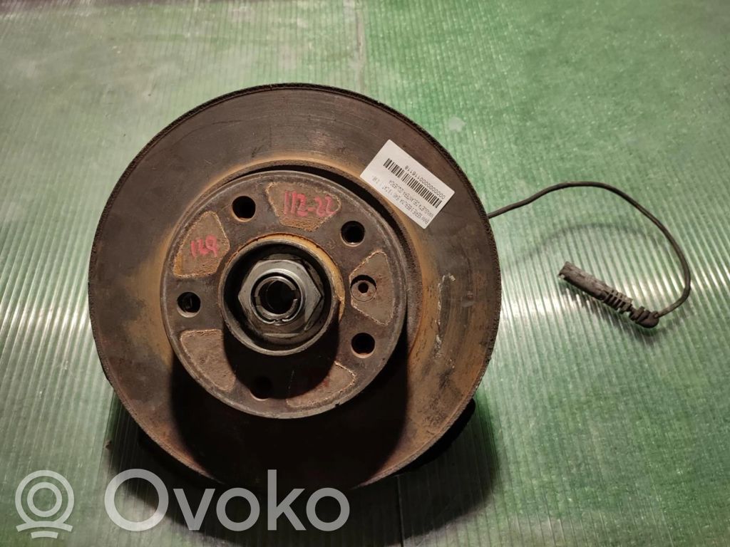 Front wheel hub spindle knuckle