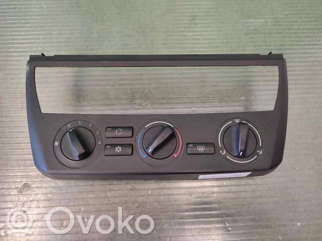 BMW X3 E83 Climate control unit 