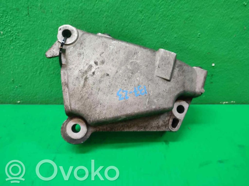 Citroen C3 Engine mount bracket 