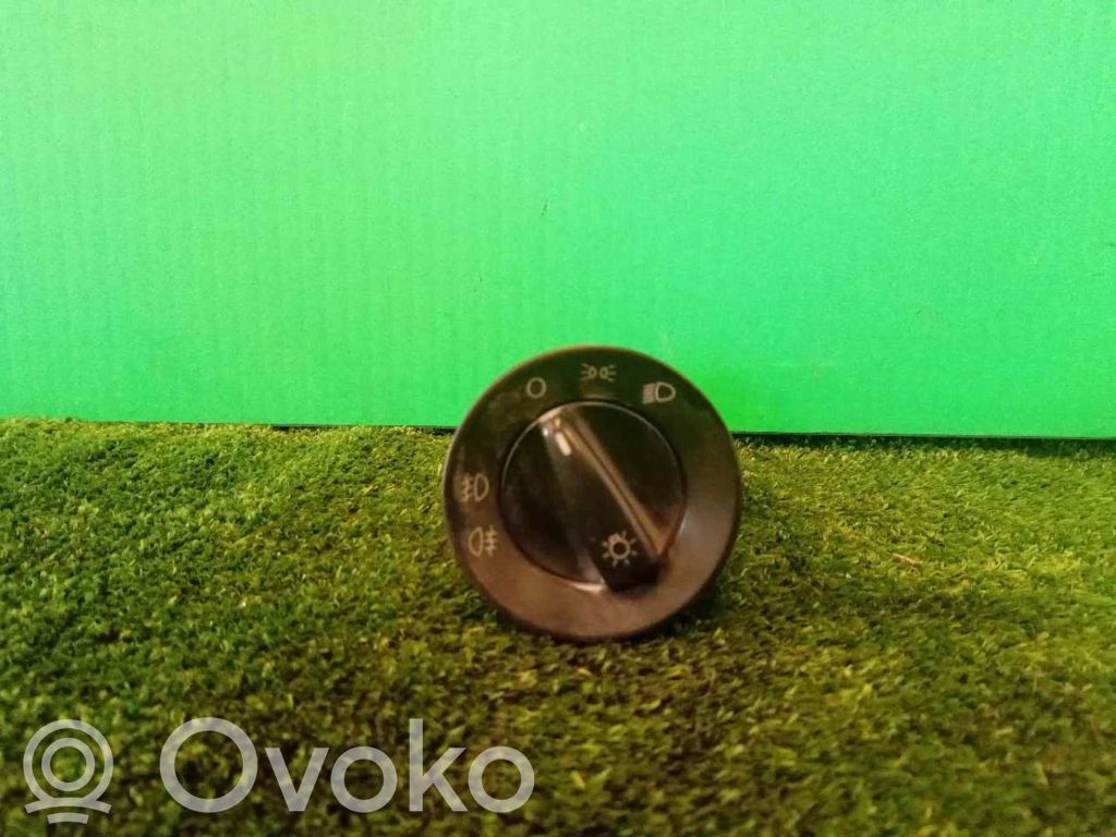 Volkswagen Golf V Light switch 