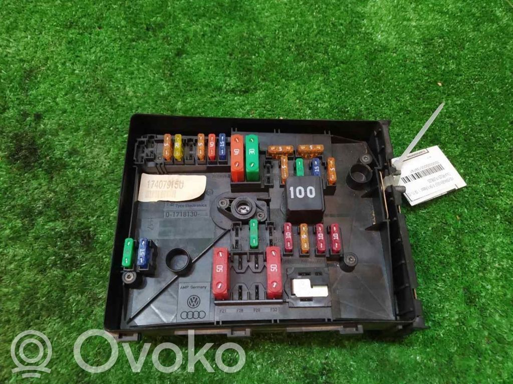 Volkswagen Golf VI Fuse module 