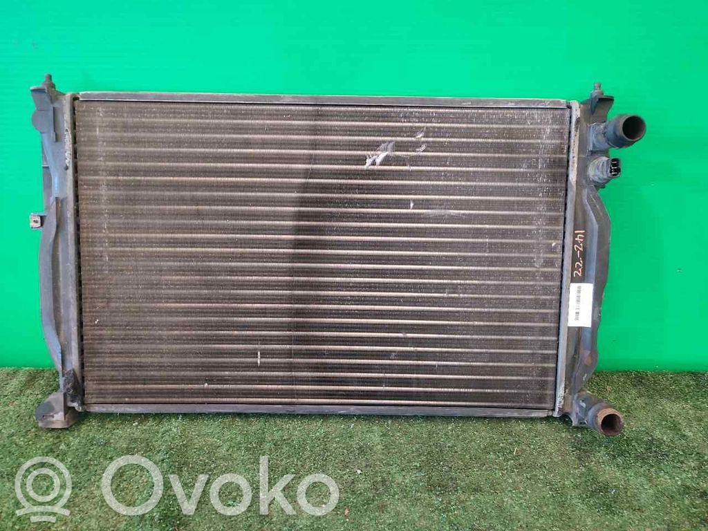 Audi A4 S4 B5 8D Jäähdyttimen lauhdutin 