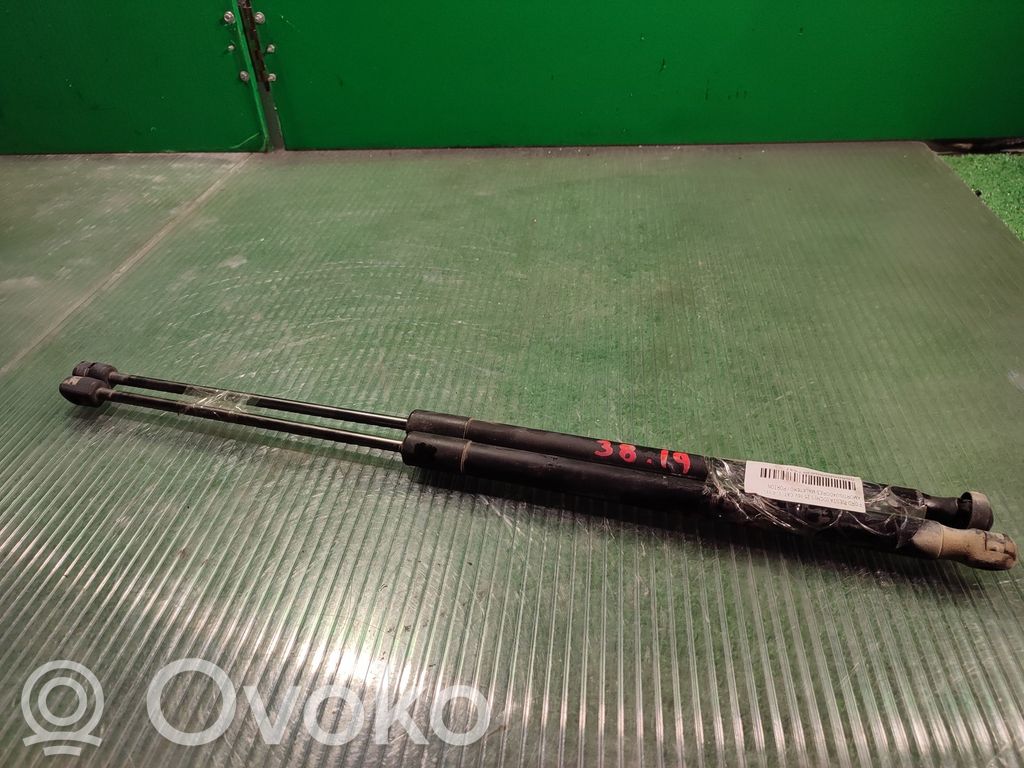 Ford Fiesta Tavaratilan luukun hydrauliikkasarja 