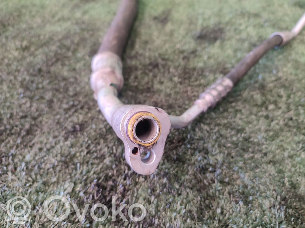 Ilmastointilaitteen putki (A/C)   6453698799202