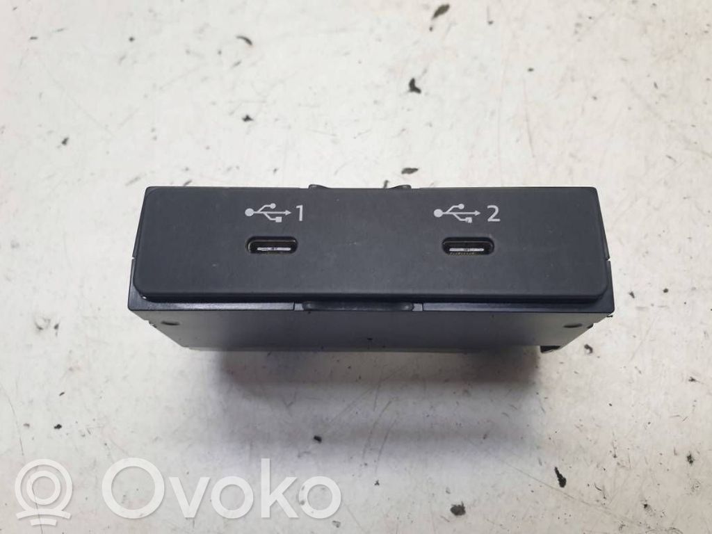 Enchufe conector USB   82A035736A,8ZA035736A,012052000A00
