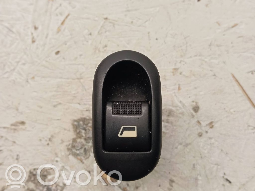 Electric window control switch   96605364XT